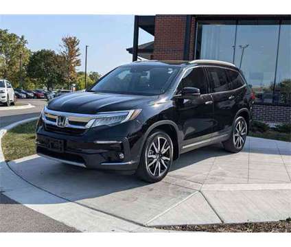 2022 Honda Pilot AWD Touring 7 Passenger is a 2022 Honda Pilot SUV in Algonquin IL