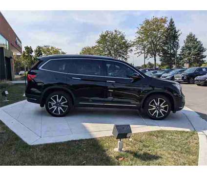 2022 Honda Pilot AWD Touring 7 Passenger is a 2022 Honda Pilot SUV in Algonquin IL