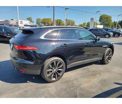 2019 Jaguar F-PACE 30t Portfolio is a Black 2019 Jaguar F-PACE 30t Portfolio SUV in Calumet City IL