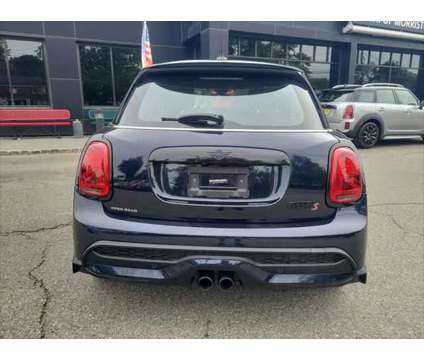 2022 MINI Hardtop Cooper S is a Black 2022 Mini Hardtop Cooper Hatchback in Morristown NJ