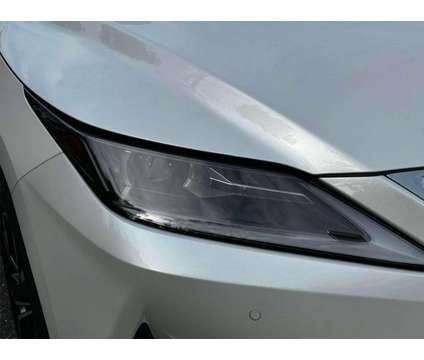 2022 Lexus RX 350L 350L is a White 2022 Lexus rx 350 SUV in Massapequa NY