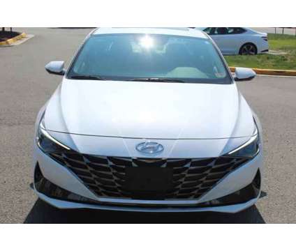 2022 Hyundai Elantra SEL is a White 2022 Hyundai Elantra Sedan in Chantilly VA