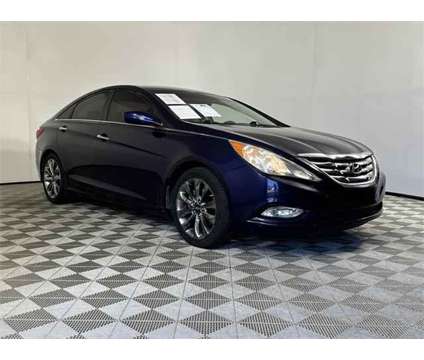 2011 Hyundai Sonata SE is a Blue 2011 Hyundai Sonata SE Sedan in Pensacola FL