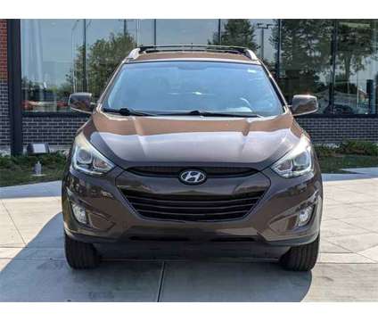 2015 Hyundai Tucson SE is a 2015 Hyundai Tucson SE SUV in Algonquin IL