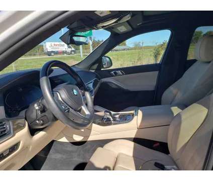 2022 BMW X6 xDrive40i is a White 2022 BMW X6 Car for Sale in Gates Mills OH