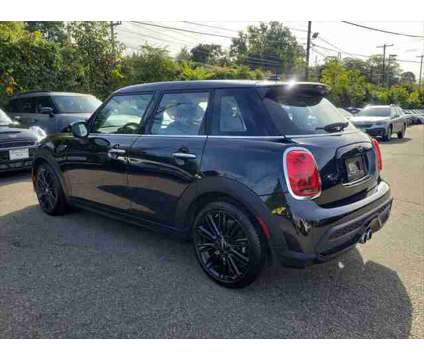 2024 MINI Hardtop Cooper S is a Black 2024 Mini Hardtop Cooper Hatchback in Morristown NJ