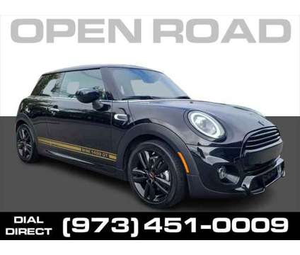 2021 MINI Hardtop Cooper is a Black 2021 Mini Hardtop Cooper Hatchback in Morristown NJ