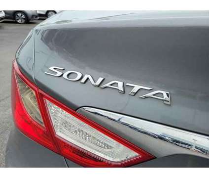 2013 Hyundai Sonata SE is a Grey 2013 Hyundai Sonata SE Sedan in Calumet City IL