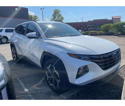 2022 Hyundai Tucson SEL is a White 2022 Hyundai Tucson SUV in Noblesville IN