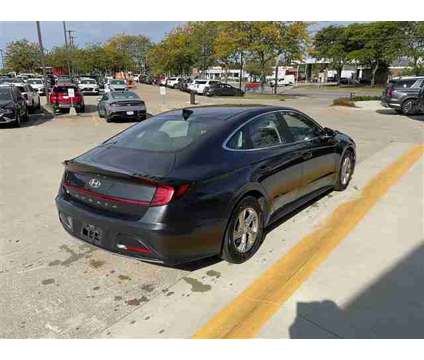 2022 Hyundai Sonata SE is a Grey 2022 Hyundai Sonata SE Sedan in Mentor OH