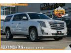 2017 Cadillac Escalade ESV Standard RWD / CLEAN CARFAX / LOADED / NAVIGATION -