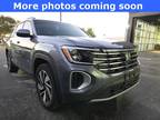 used 2024 Volkswagen Atlas 2.0T SE w/Technology 4D Sport Utility