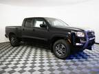 2025 Nissan frontier Black, new