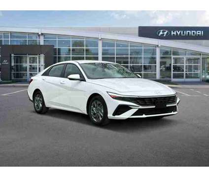 2024 Hyundai Elantra SEL is a White 2024 Hyundai Elantra Sedan in Hempstead NY