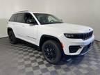 2025 Jeep grand cherokee White, 10 miles