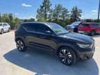 2023 Volvo XC40 B4 Plus Bright Theme