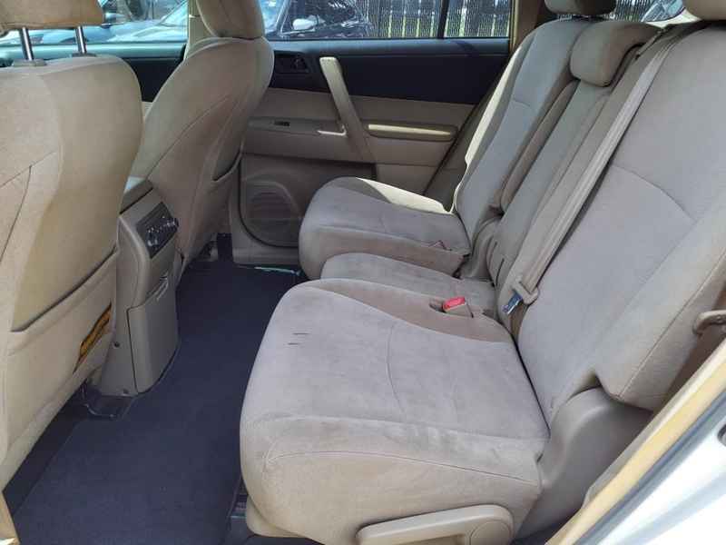 2013 Toyota Highlander Base