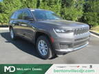 2025 Jeep grand cherokee Gray, 17 miles