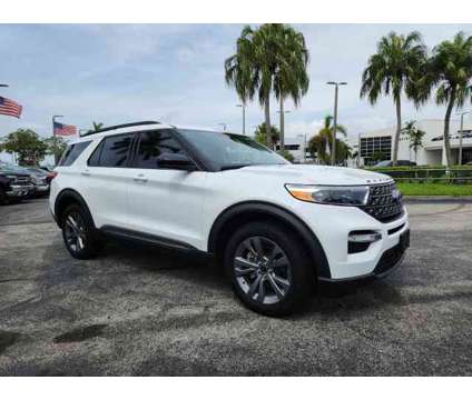 2022 Ford Explorer XLT is a White 2022 Ford Explorer XLT SUV in Fort Lauderdale FL