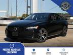 2024 Volvo S60 B5 Plus Dark Theme