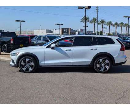 2020 Volvo V60 Cross Country T5 is a 2020 Volvo V60 Cross Country T5 Car for Sale in Peoria AZ