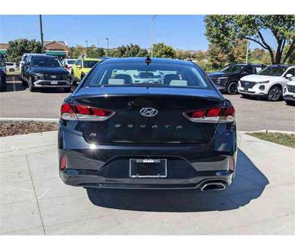 2019 Hyundai Sonata SE is a Black 2019 Hyundai Sonata SE Sedan in Algonquin IL