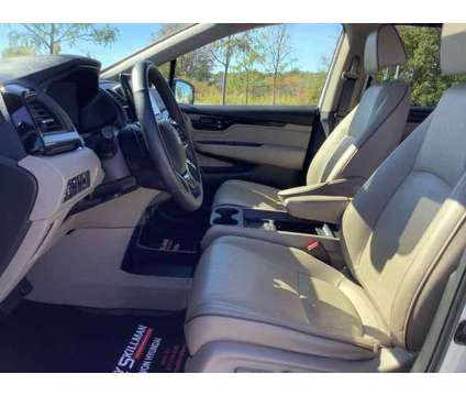 2023 Honda Odyssey Elite is a Silver, White 2023 Honda Odyssey Elite Van in Avon IN