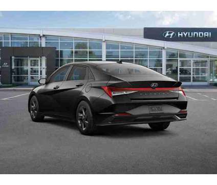 2022 Hyundai Elantra SEL is a Black 2022 Hyundai Elantra Sedan in Algonquin IL