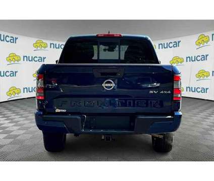 2022 Nissan Frontier Crew Cab SV 4x4 is a Blue 2022 Nissan frontier Truck in Norwood MA