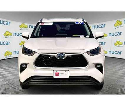 2021 Toyota Highlander Hybrid XLE is a White 2021 Toyota Highlander Car for Sale in Norwood MA