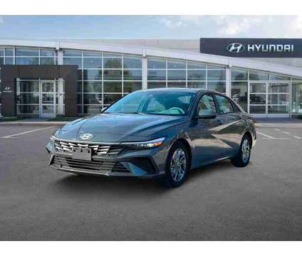 2024 Hyundai Elantra SEL is a Grey 2024 Hyundai Elantra Sedan in Hialeah FL