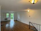 Kensington Ln, Bethpage, Flat For Rent