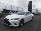 2025 Lexus ES 300h Luxury