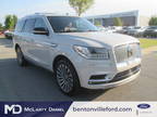 2020 Lincoln Navigator White, 72K miles