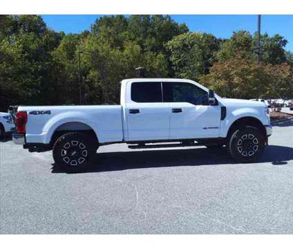 2022 Ford F-250 XLT is a White 2022 Ford F-250 XLT Car for Sale in Clemmons NC