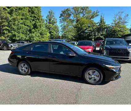 2024 Hyundai Elantra SE is a Black 2024 Hyundai Elantra SE Sedan in Athens GA