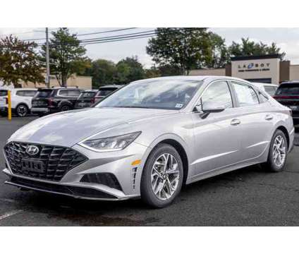 2022 Hyundai Sonata SEL is a Silver 2022 Hyundai Sonata Sedan in Plainfield NJ