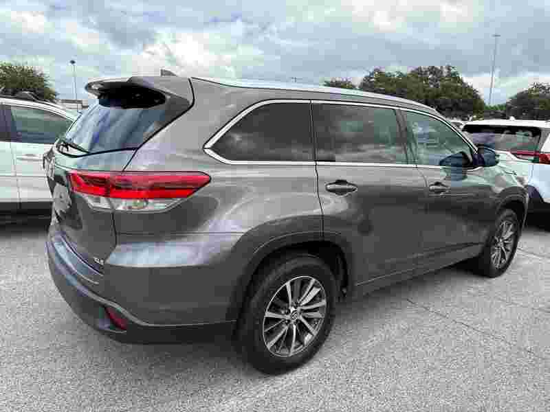 2018 Toyota Highlander XLE FWD