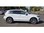 2016 Volkswagen Touareg White, 147K miles