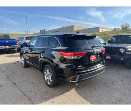 2019 Toyota Highlander Limited is a Black 2019 Toyota Highlander Limited SUV in Dubuque IA