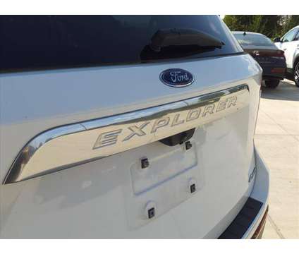 2021 Ford Explorer Platinum is a White 2021 Ford Explorer Platinum Car for Sale in Peoria IL