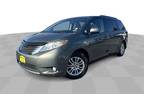 2013 Toyota Sienna XLE