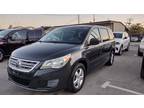 2011 Volkswagen Routan SE