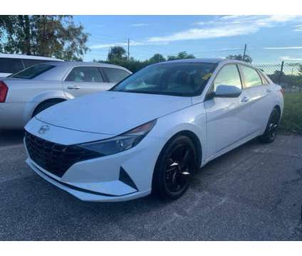 2022 Hyundai Elantra SEL is a White 2022 Hyundai Elantra Sedan in New Port Richey FL