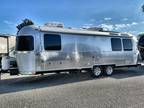 2025 Airstream Flying Cloud 27FB Twin