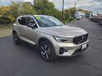 2023 Volvo XC40 B5 Plus Dark Theme