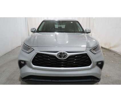 2021UsedToyotaUsedHighlanderUsedAWD (GS) is a Silver 2021 Toyota Highlander Car for Sale in Brunswick OH