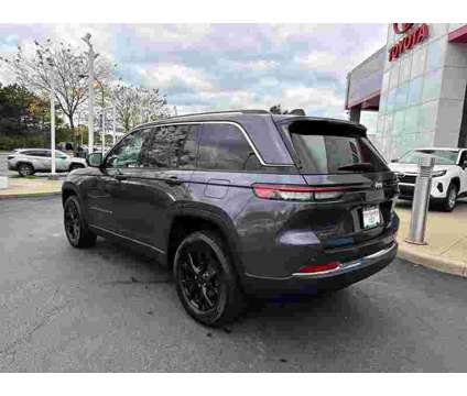 2022 Jeep Grand Cherokee Limited is a Grey 2022 Jeep grand cherokee Limited SUV in Akron OH