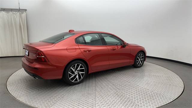 2019 Volvo S60 T5 Momentum