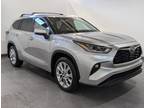 2020 Toyota Highlander Hybrid Silver, 22K miles